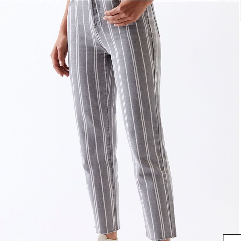 NWT PacSun High Rise Straight High Waist Jeans Size 25